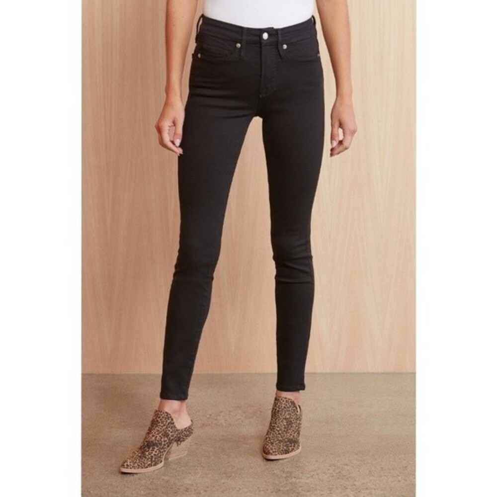 NWT Good American Good Legs Long Skinny Jeans in Black